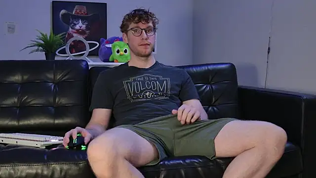 BlueEyedTallGuy94 online show from October 28, 2025, 1:09 am