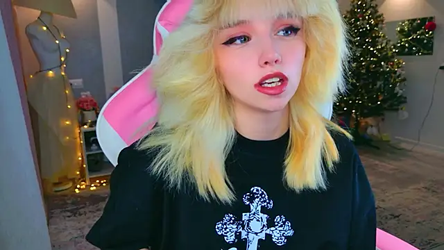 b4by LoL1 online show from January 17, 2026, 12:21 pm