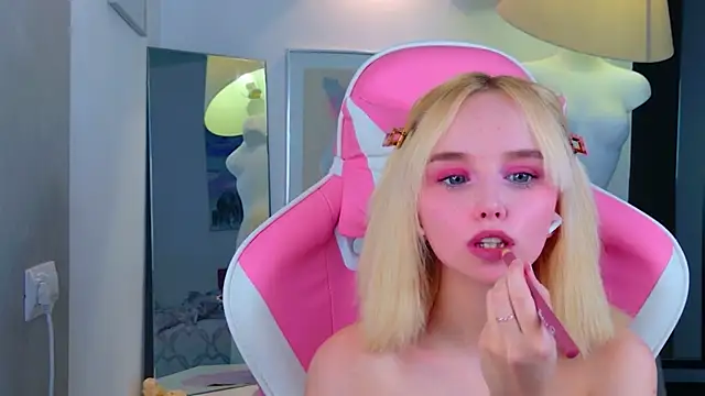 b4by LoL1 online show from April 11, 2026, 12:20 pm