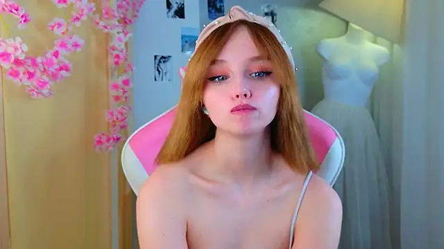 b4by LoL1 online show from April 22, 2026, 1:23 pm