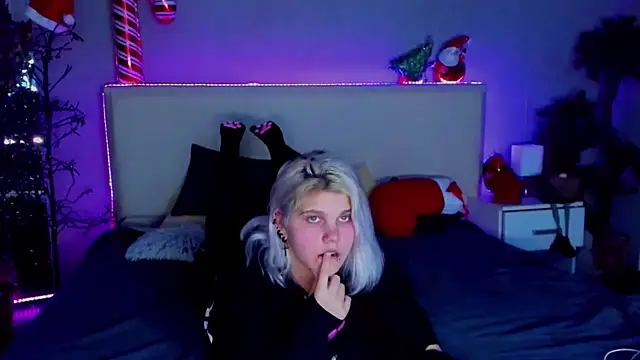 JoannLowe online show from January 3, 2025, 11:44 pm