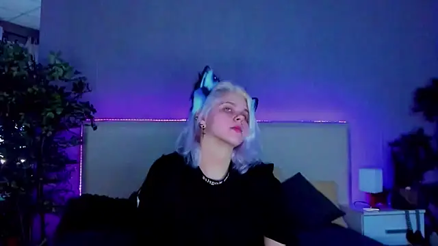 JoannLowe online show from January 10, 2025, 9:10 pm