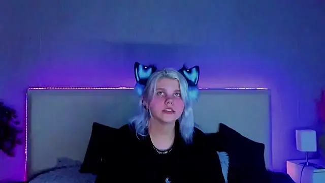 JoannLowe online show from February 14, 2025, 8:59 pm