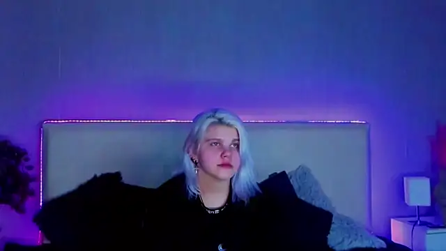 JoannLowe online show from February 21, 2025, 7:54 pm