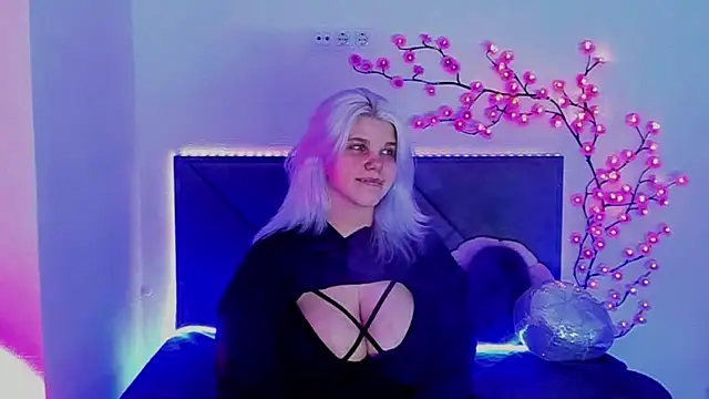 JoannLowe online show from March 11, 2026, 8:48 pm