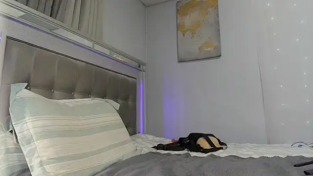 Snapshot of MistressLava_Femdom chatting on February 3, 2025, 7:40 am MistressLava Femdom online show from February 3, 2025, 7:40 am