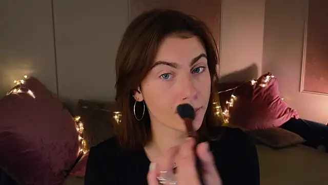 Snapshot of tomorrows_day chatting on November 28, 2025, 9:17 pm tomorrows day online show from November 28, 2025, 9:17 pm