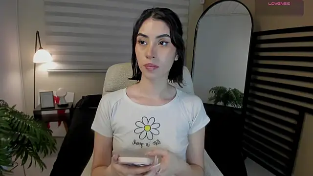 Catyloves online show from April 10, 2026, 10:14 pm