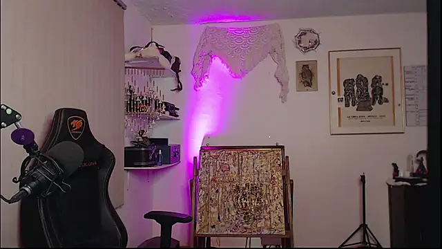 Siriss boyrag online show from February 20, 2025, 1:36 am