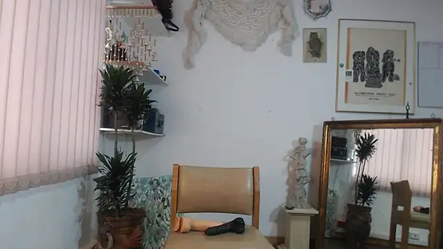 Siriss boyrag online show from September 27, 2025, 2:11 pm