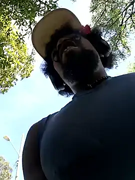 Siriss boyrag online show from October 3, 2025, 7:44 pm