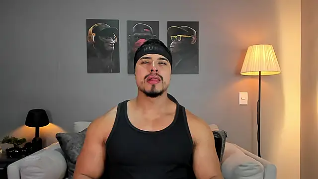 ApoloMakris online show from November 21, 2025, 7:23 pm