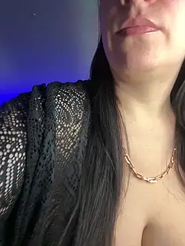 Evelinia online show from October 9, 2025, 2:15 pm