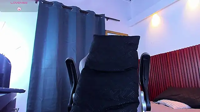 max borman1 online show from October 1, 2025, 12:44 pm