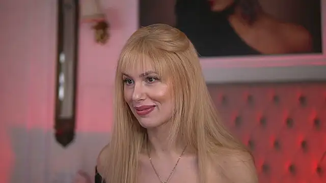 AdelineKing online show from January 26, 2025, 12:11 pm