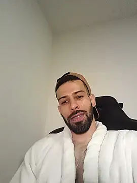 Snapshot of prince-roludo chatting on December 18, 2024, 12:18 pm prince-roludo online show from December 18, 2024, 12:18 pm