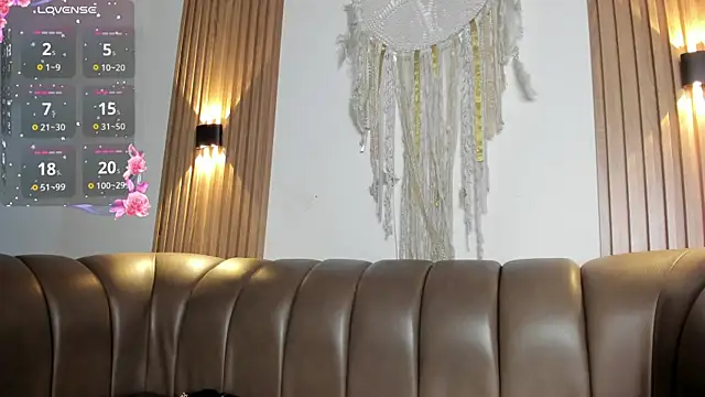 malak nanyy online show from October 12, 2025, 10:47 am