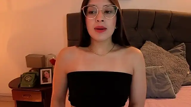 Emma Lombardi online show from November 7, 2025, 1:33 pm