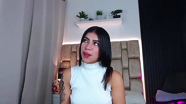 little sophie18 online show from February 6, 2025, 11:15 pm