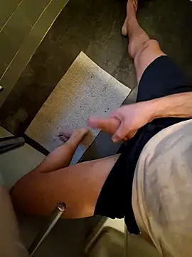 fabs89 online show from November 16, 2025, 6:52 am