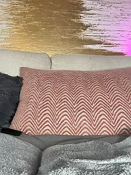 Snapshot of HotBella- chatting on February 20, 2025, 8:36 pm HotBella- online show from February 20, 2025, 8:36 pm