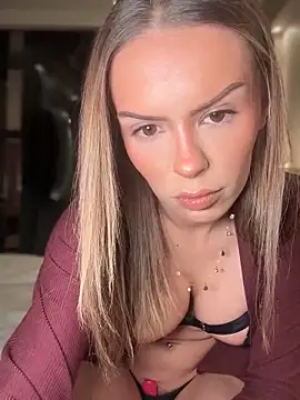 Snapshot of HotBella- chatting on March 18, 2025, 8:04 pm HotBella- online show from March 18, 2025, 8:04 pm