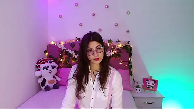 Snapshot of cami_mila9 chatting on December 4, 2024, 1:25 am cami mila9 online show from December 4, 2024, 1:25 am