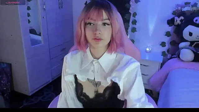 Snapshot of cami_mila9 chatting on March 4, 2025, 5:11 am cami mila9 online show from March 4, 2025, 5:11 am