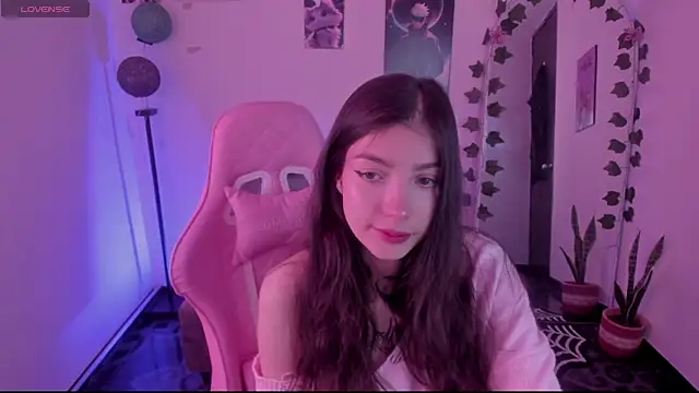 Snapshot of cami_mila9 chatting on October 1, 2025, 9:21 pm cami mila9 online show from October 1, 2025, 9:21 pm