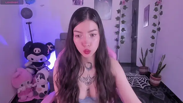 Snapshot of cami_mila9 chatting on October 28, 2025, 11:18 pm cami mila9 online show from October 28, 2025, 11:18 pm