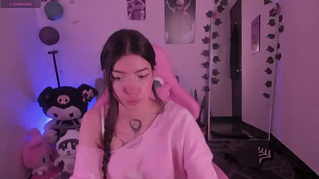 Snapshot of cami_mila9 chatting on November 14, 2025, 7:34 pm cami mila9 online show from November 14, 2025, 7:34 pm