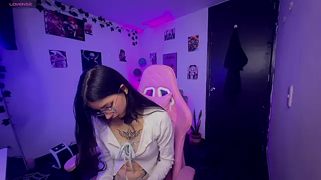 Snapshot of cami_mila9 chatting on February 16, 2026, 5:47 am cami mila9 online show from February 16, 2026, 5:47 am