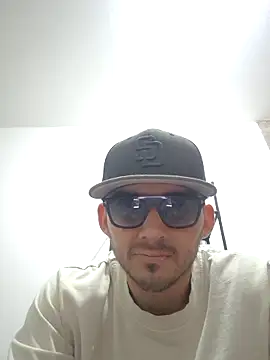 Snapshot of kevinsito1 chatting on May 27, 2026, 10:40 pm kevinsito1 online show from May 27, 2026, 10:40 pm