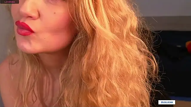 Lolli  Moon online show from February 11, 2025, 4:46 pm