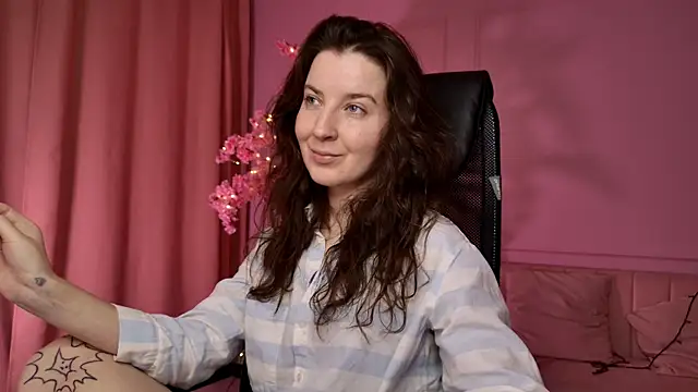 JackieByrd online show from September 12, 2025, 1:22 pm