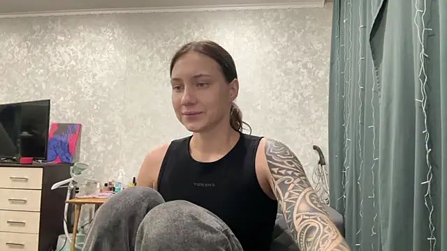 AnneBall online show from December 24, 2024, 3:47 pm