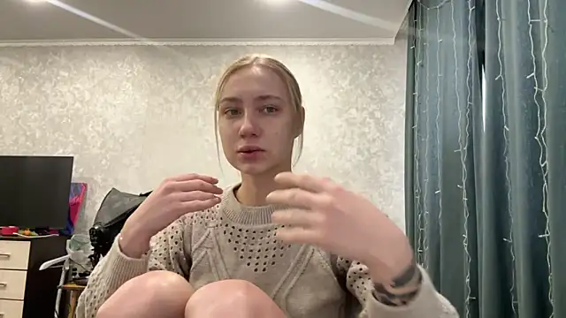 AnneBall online show from December 30, 2024, 9:37 am