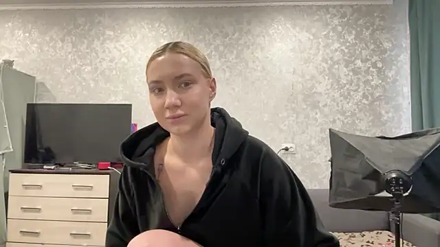 AnneBall online show from January 29, 2025, 8:18 am