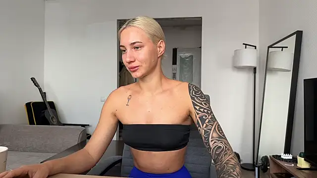 AnneBall online show from November 20, 2025, 8:25 am