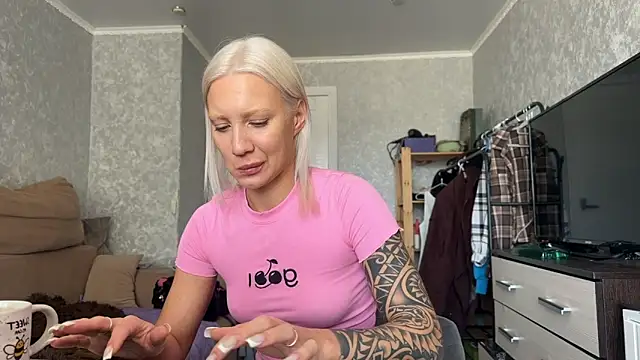 AnneBall online show from April 23, 2026, 6:47 am