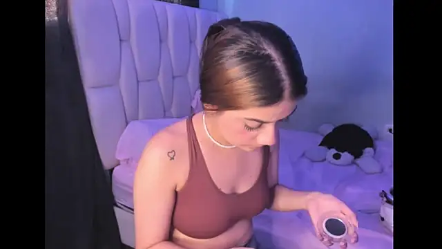 KittyKlum online show from February 13, 2025, 6:48 pm