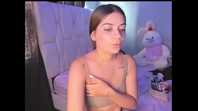 KittyKlum online show from March 19, 2025, 7:38 pm