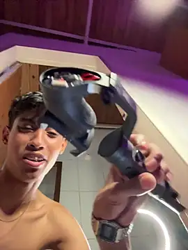 Mauuu18 online show from October 26, 2025, 8:48 pm