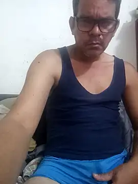 manuelmen211 online show from September 15, 2025, 2:22 am