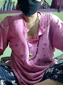 Snapshot of Kashish_18 chatting on April 28, 2026, 7:02 am Kashish 18 online show from April 28, 2026, 7:02 am