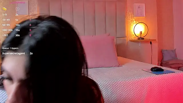 Amy-Saenz online show from November 12, 2025, 2:06 pm