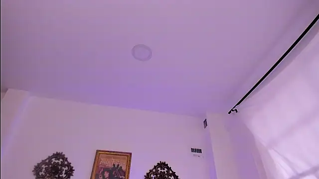 VeronicaGilss online show from October 8, 2025, 6:49 pm