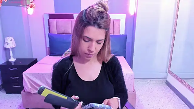 EvaaLovia1 online show from January 29, 2025, 1:17 pm