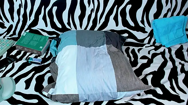 VeronikaKissuchi online show from January 12, 2025, 4:50 pm