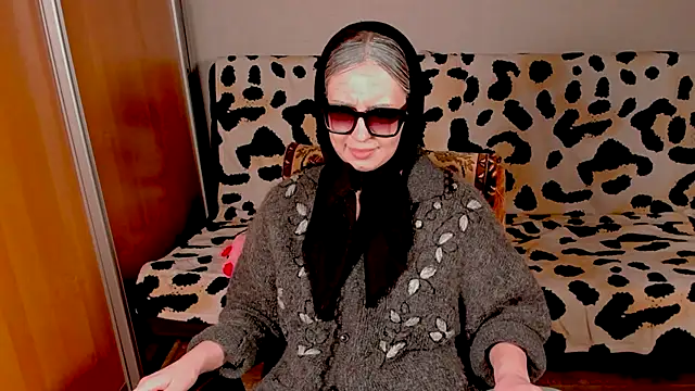 VeronikaKissuchi online show from February 11, 2025, 3:29 pm